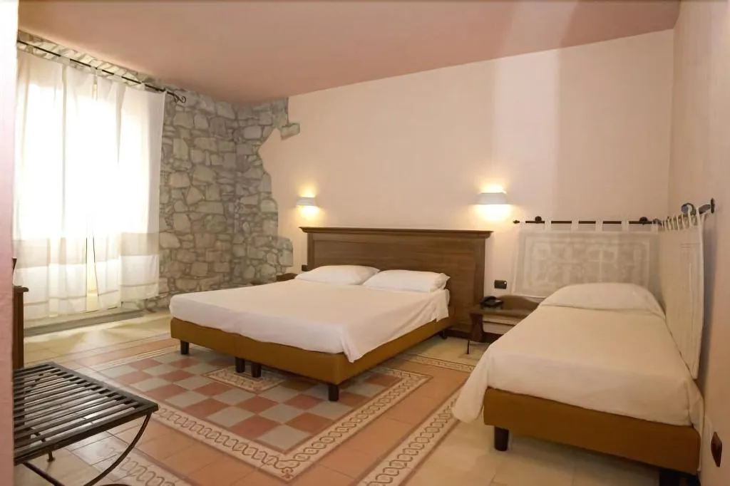 Room, Corte Fiorita, Alghero