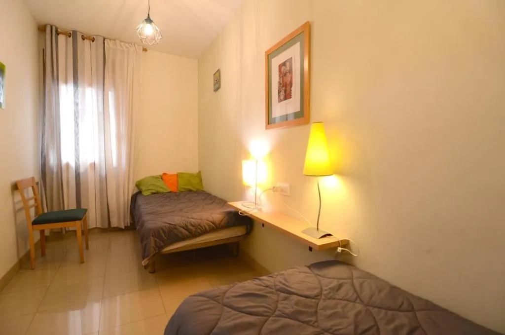 APARTMENT CAPACITY 6 TWO BEDROOMS Room, Mestral, Costa Brava