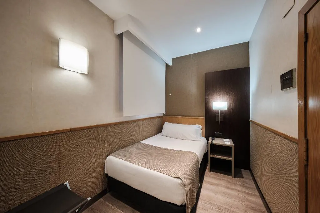 SINGLE STANDARD Room, Catalonia Sagrada Familia, Barcelona