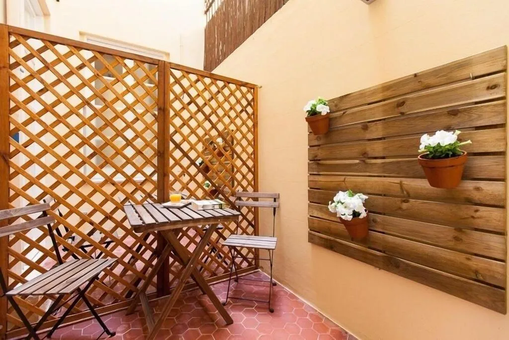 Terrace, Hostal Ecozentric, Barcelona