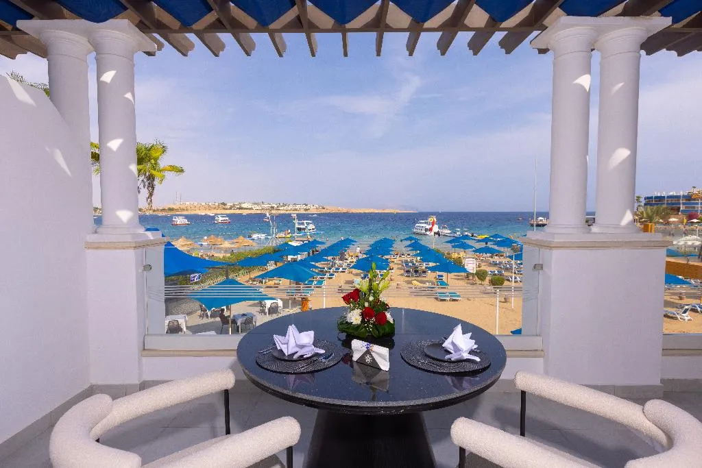 JUNIOR SUITE BEACH FRONT Room, Naama Bay Suites & Spa, Red Sea Riviera