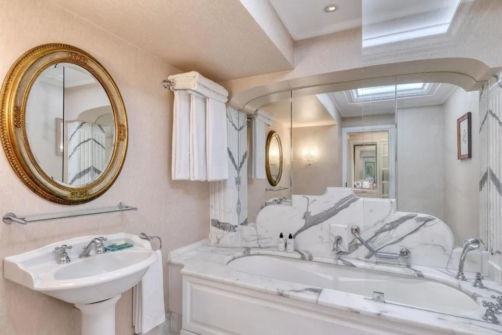 Room, King George A Luxury Collection Hotel, Athens