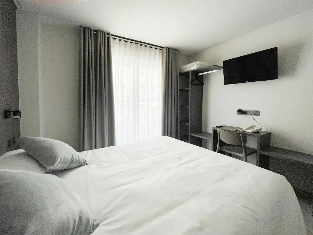 Room, Hostal Quatre Llunes, Costa Blanca
