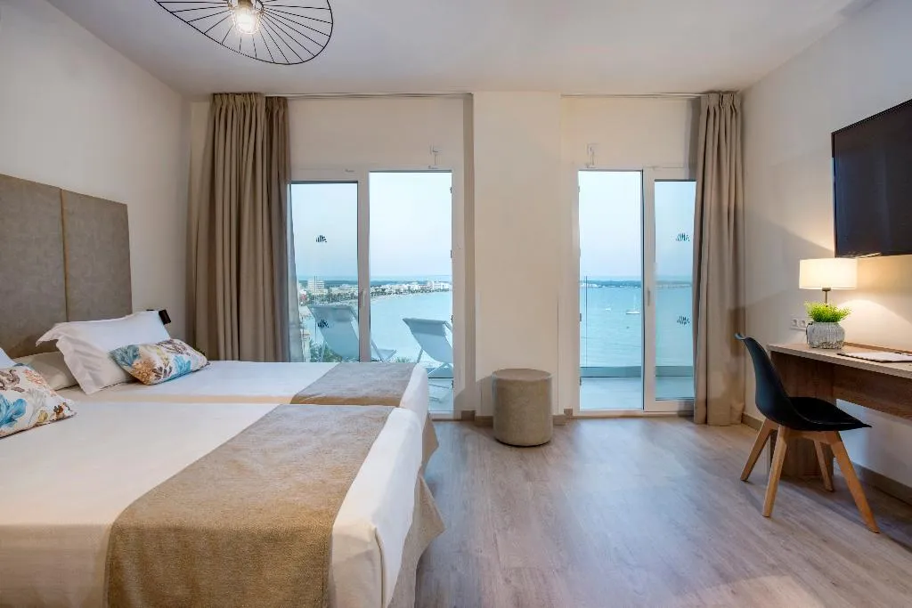 Double or Twin SEA VIEW Room, Las Arenas, Majorca