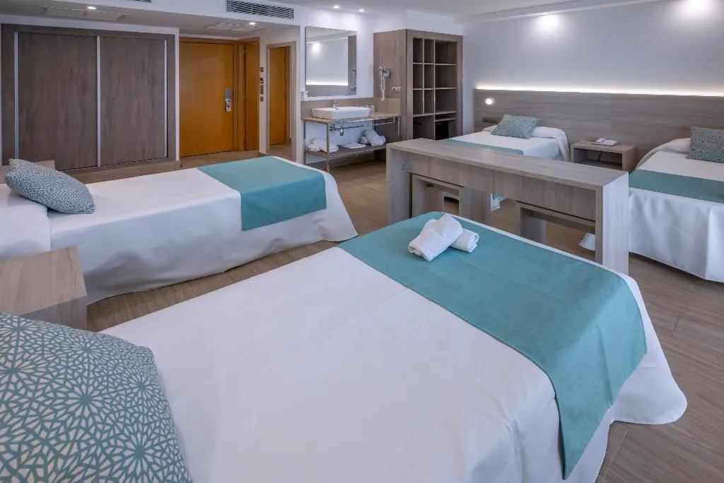 FAMILY ROOM STANDARD Room, 4R Salou Park Resort II, Costa Dorada