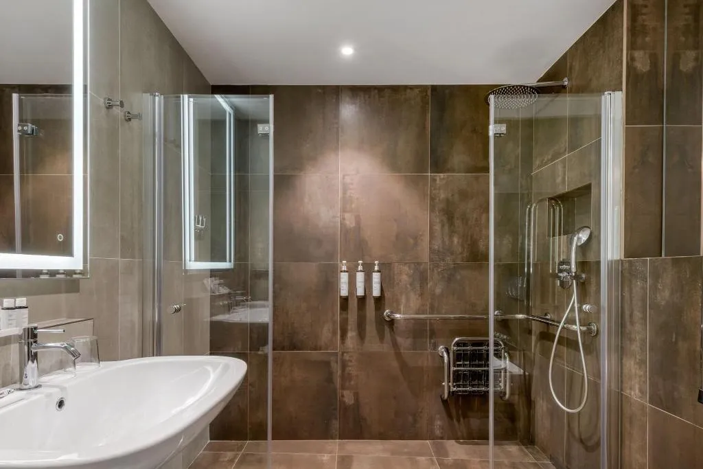 JUNIOR SUITE QUEEN SIZE BED Room, AC Hotel Venezia, Venice