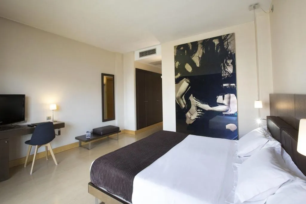 TWIN CITY VIEW Room, HM Jaime III, Majorca