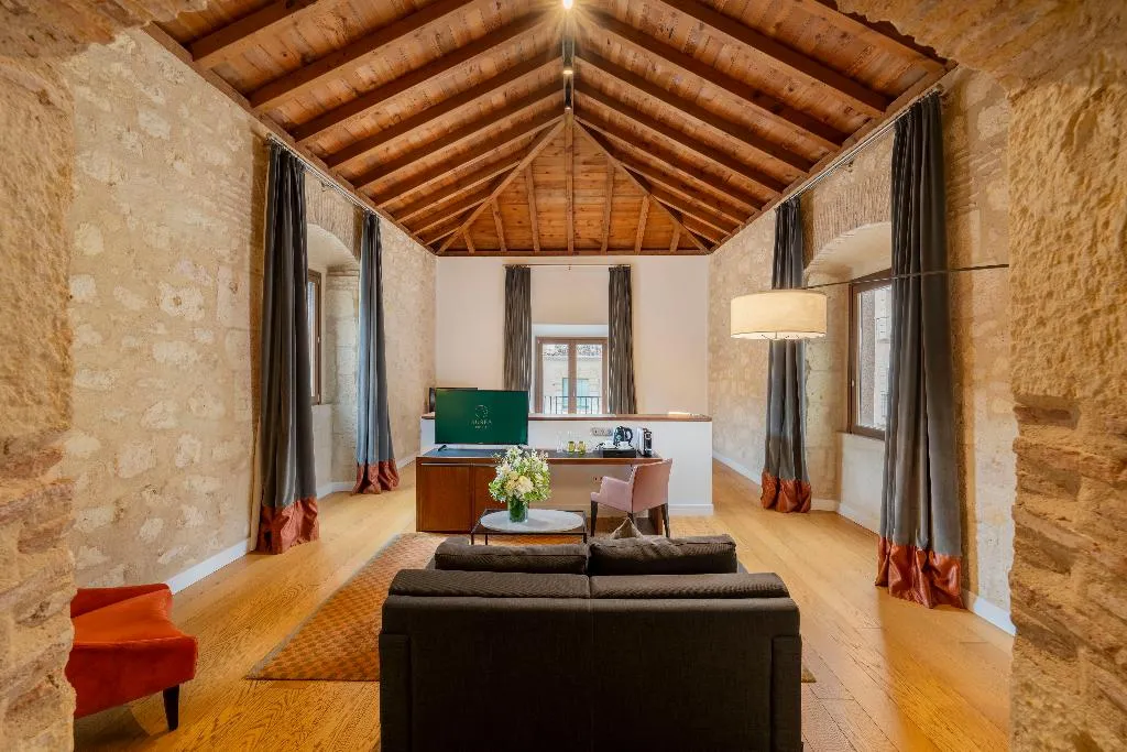 JUNIOR SUITE STANDARD Room, Áurea Convento Capuchinos by Eurostars Hotel, Madrid