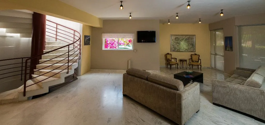 Lobby, Elotia, Crete