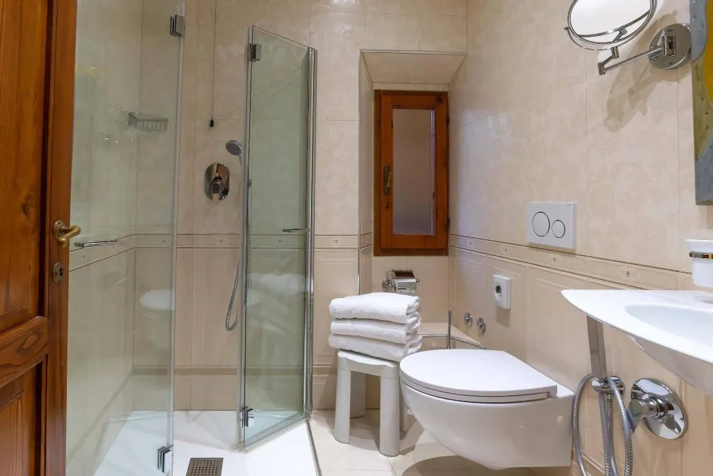 TRIPLE TWO BEDS Room, Alba Palace, Florence