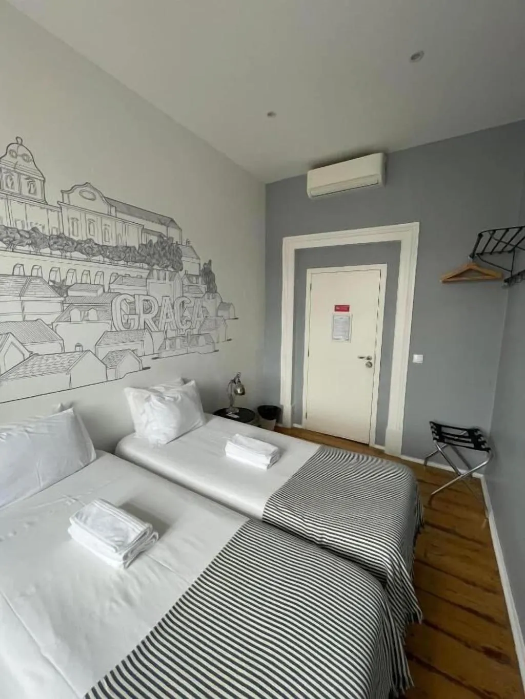 Room, Lisbon Check-In Guesthouse, Lisbon
