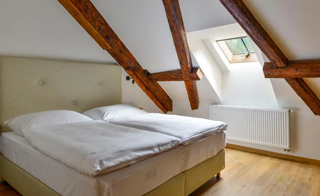 DOUBLE BASIC Room, Hotel Garden Court Prague, Prague