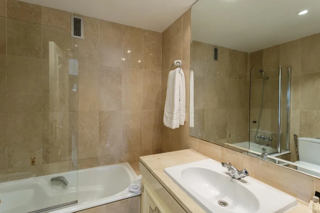 APARTMENT THREE BEDROOMS Room, Aparthotel Coral Beach, Costa Del Sol