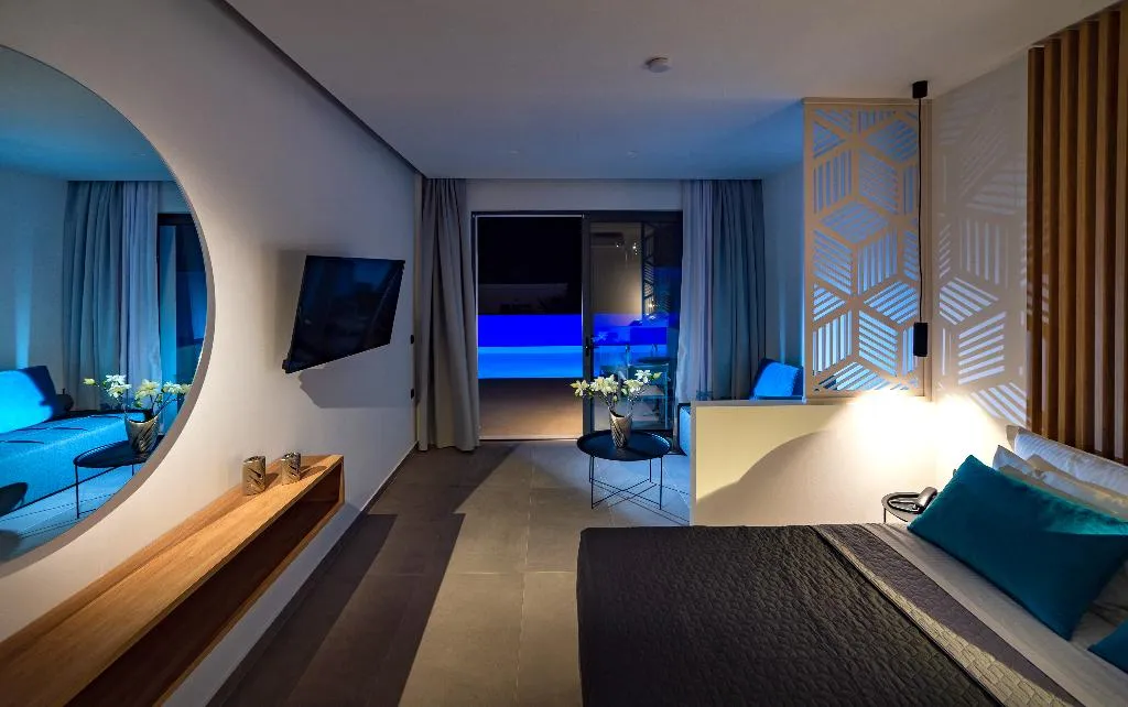 SUITE SUPERIOR WITH PRIVATE POOL Room, Zoes, Rhodes