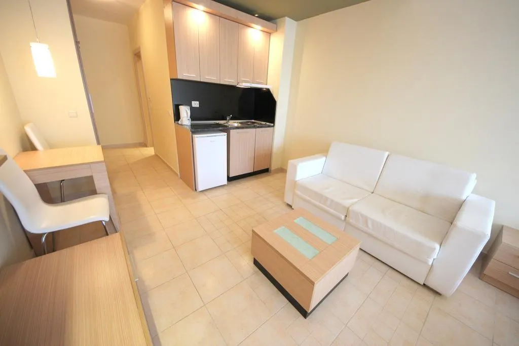 STUDIO ECONOMY Room, Menada Kavaci Sozopol Apartments, Bourgas