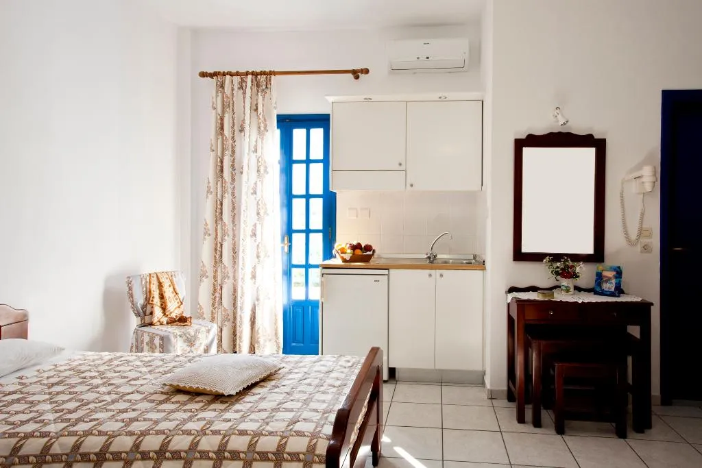 STUDIO CAPACITY 3 Room, Ancient Thera Studios, Santorini