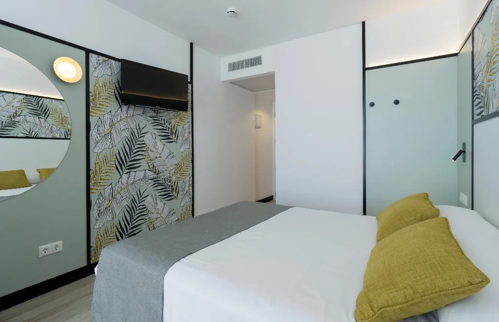 FAMILY ROOM STANDARD Room, Medplaya Calypso, Costa Dorada