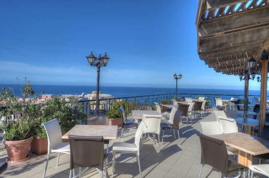 Terrace, VIVALDI HOTEL MALTA (Powered by Verdi Hotels), Malta