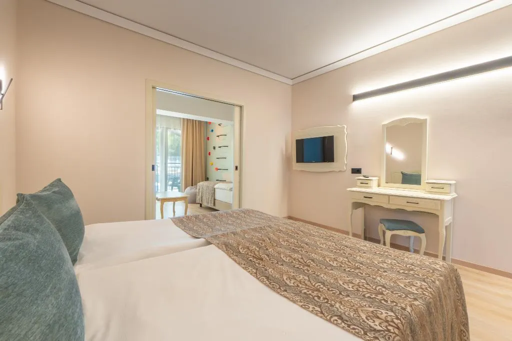 FAMILY ROOM STANDARD Room, Grifid Hotel Bolero, Varna