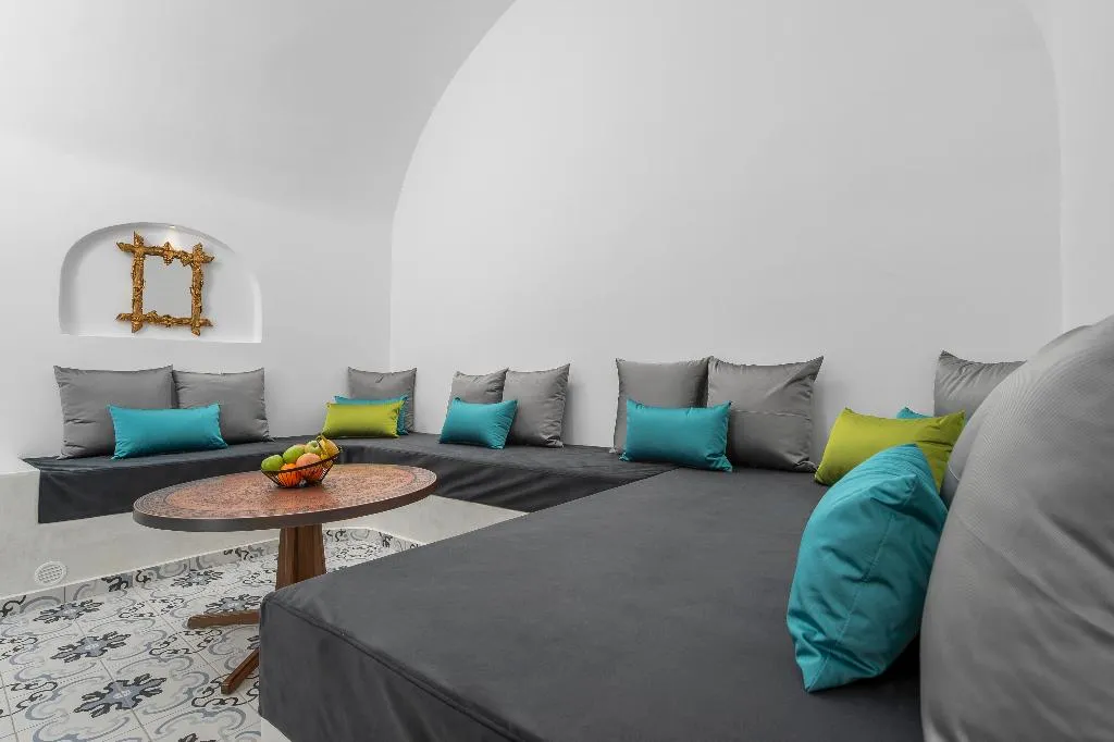 SUITE WITH JACUZZI Room, Sole D'Oro Luxury Suites, Santorini
