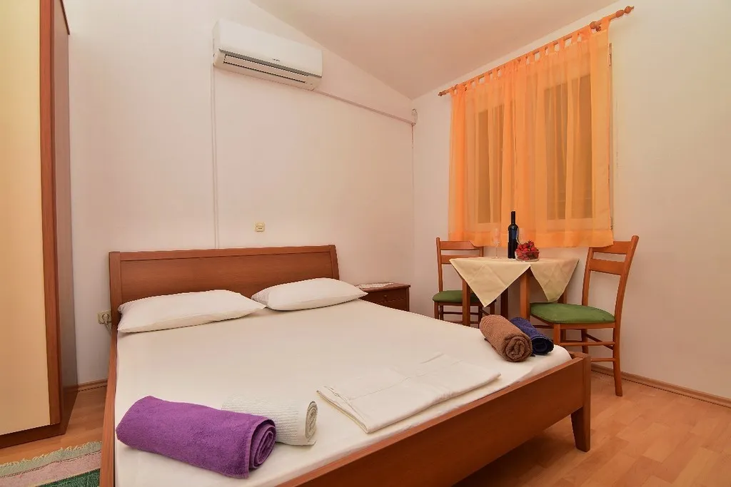 APARTMENT STANDARD Room, Renata, Split