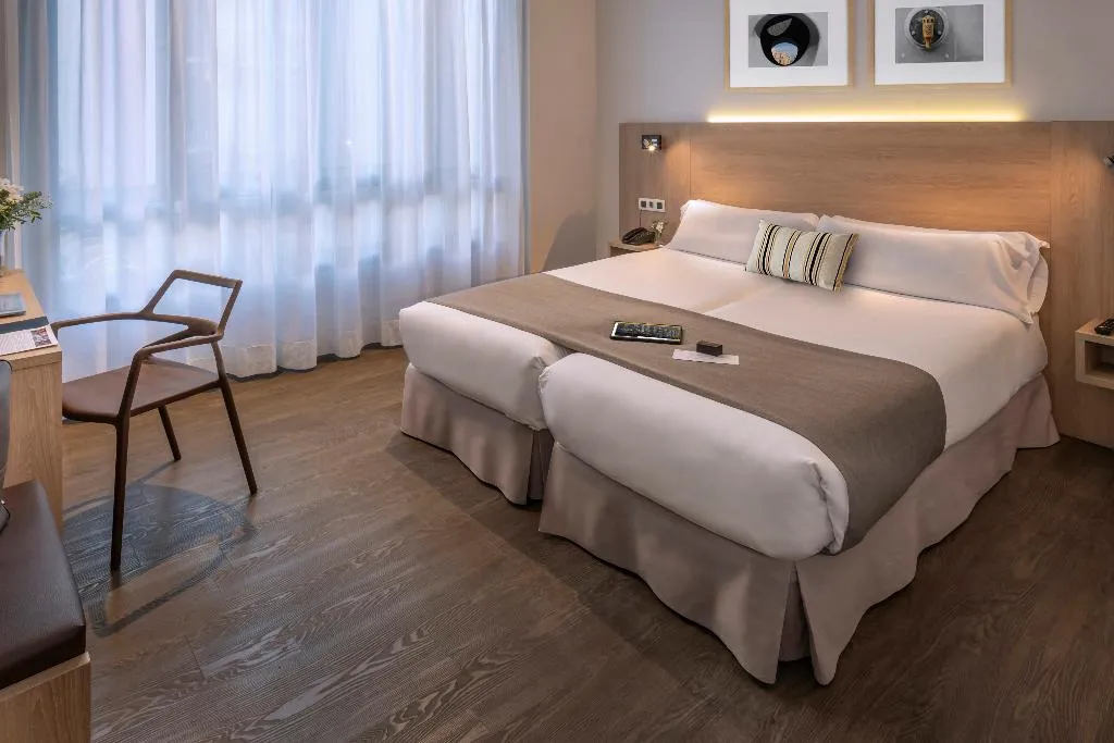 Double or Twin DELUXE WITH VIEWS Room, Serhs Rivoli Rambla, Barcelona