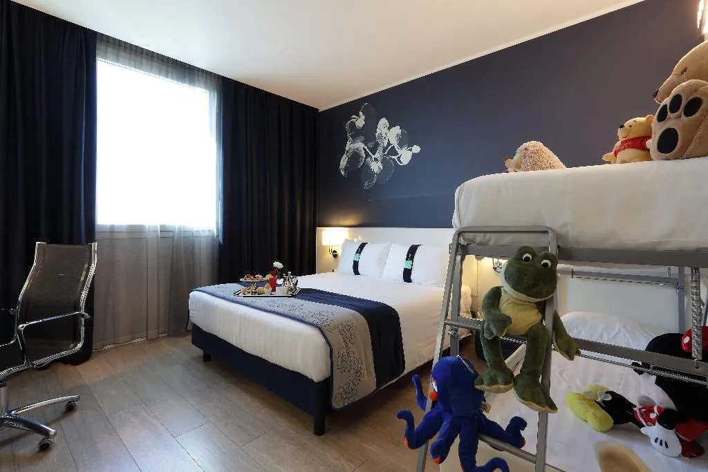 DOUBLE QUEEN SIZE BED Room, Holiday Inn Milan Nord Zara, Milan