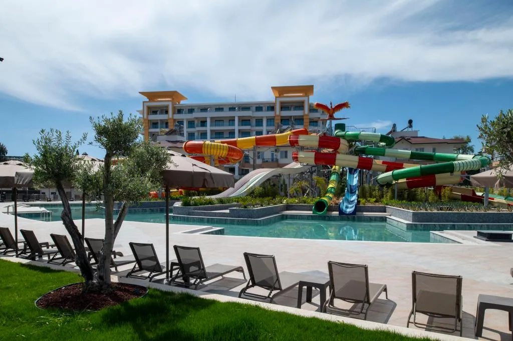 Sports and Entertainment, Azura World Hotel, Antalya