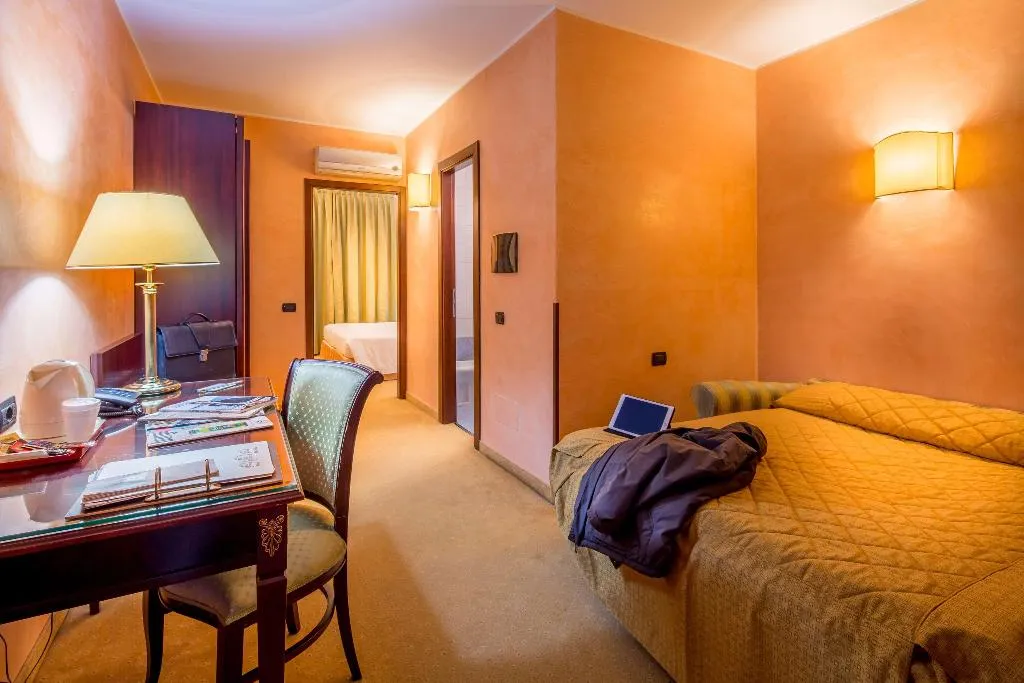Room, Best Western Cavalieri della Corona, Milan