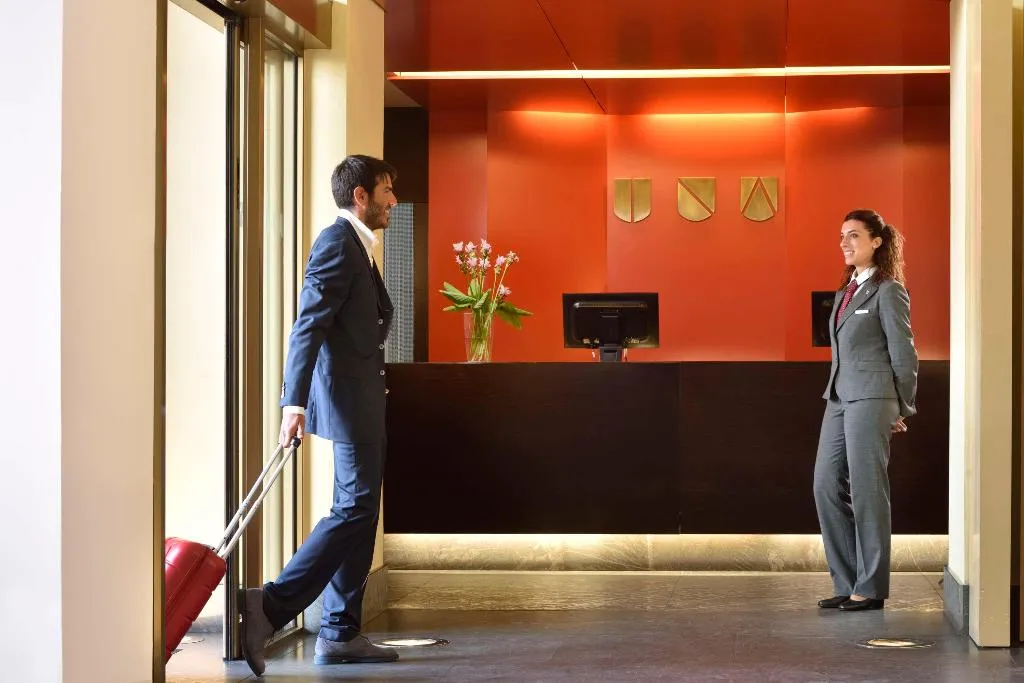 Lobby, UNA HOTELS Napoli, Naples