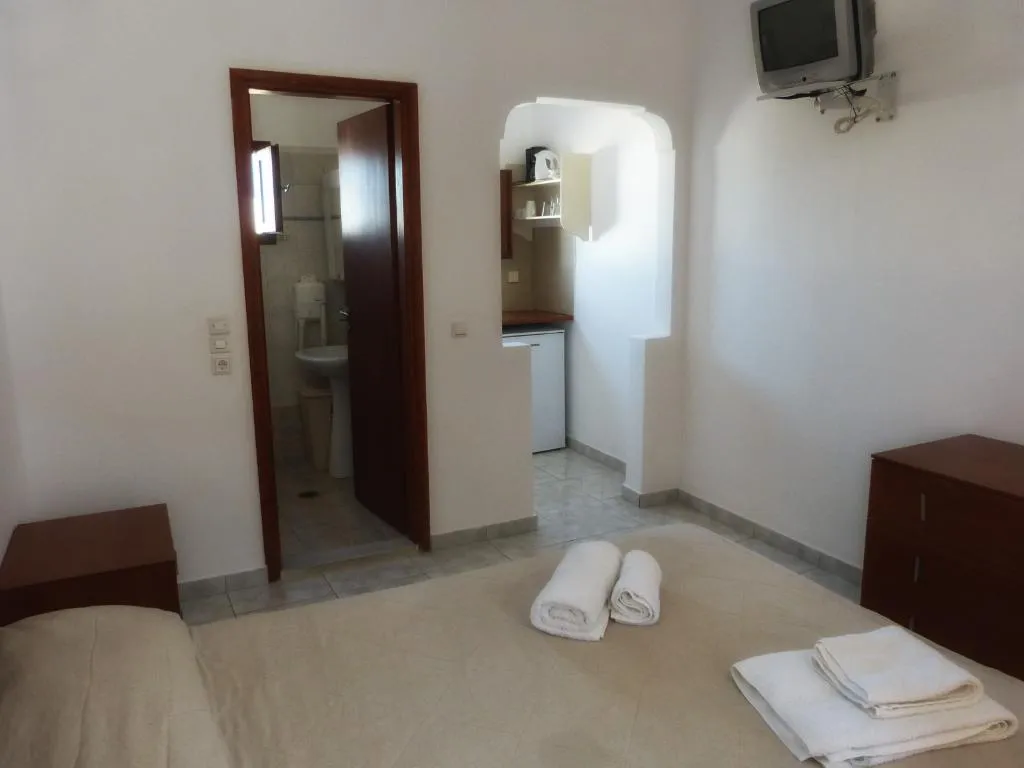 Double or Twin STANDARD Room, Aparthotel Black Sand, Santorini