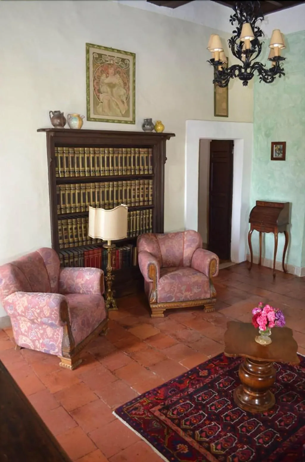 Room, Casale Colleoni, Rome