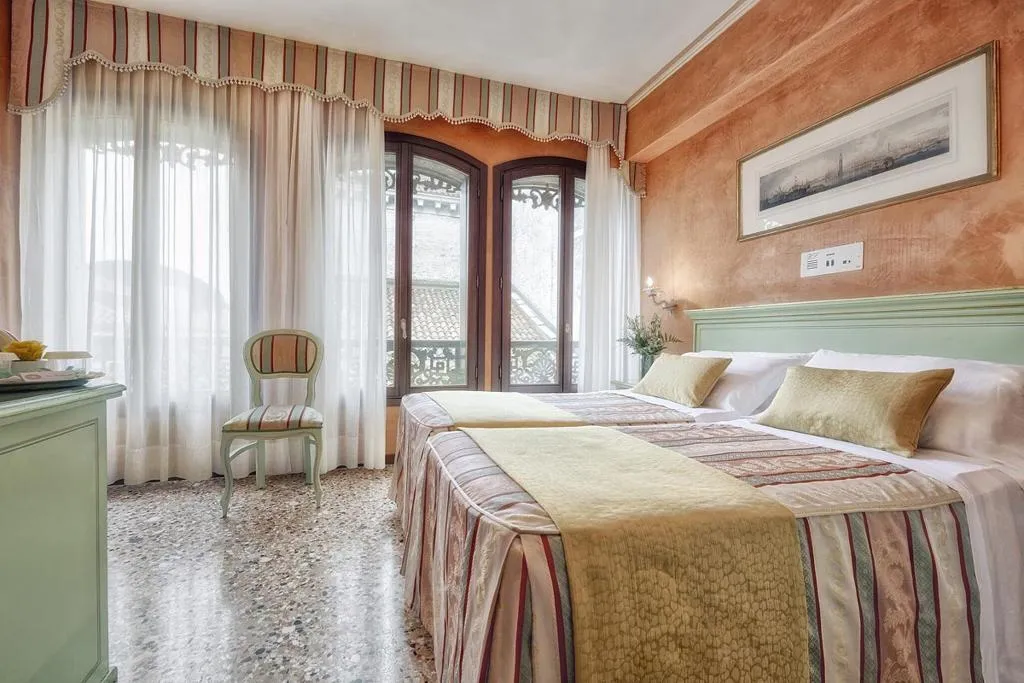 TWIN STANDARD Room, Firenze, Venice
