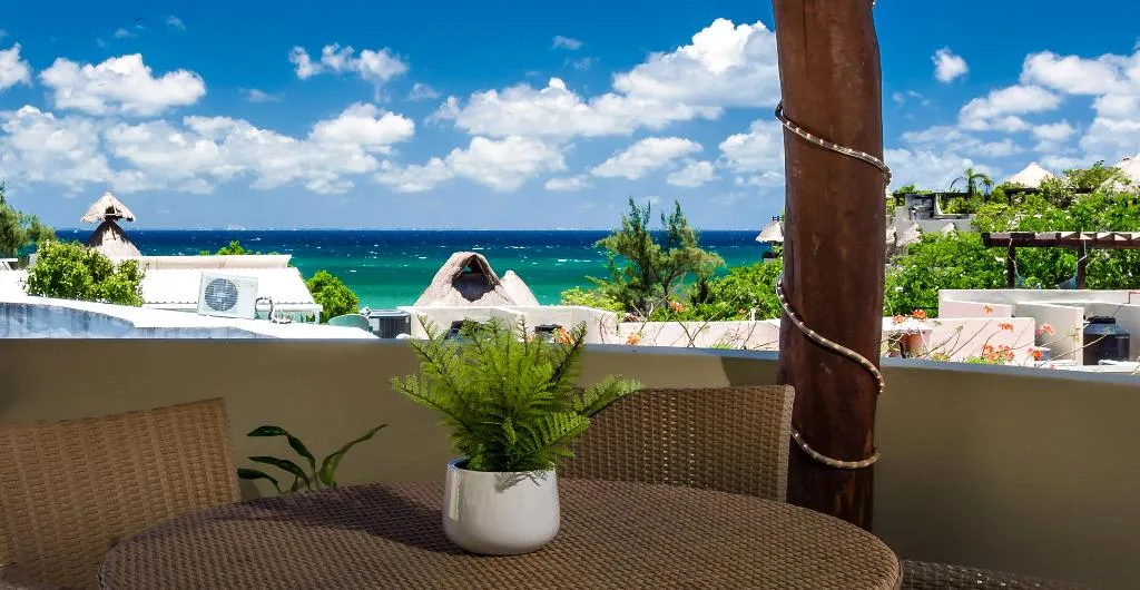Terrace, Maya Villa Condo Hotel, Playa Del Carmen