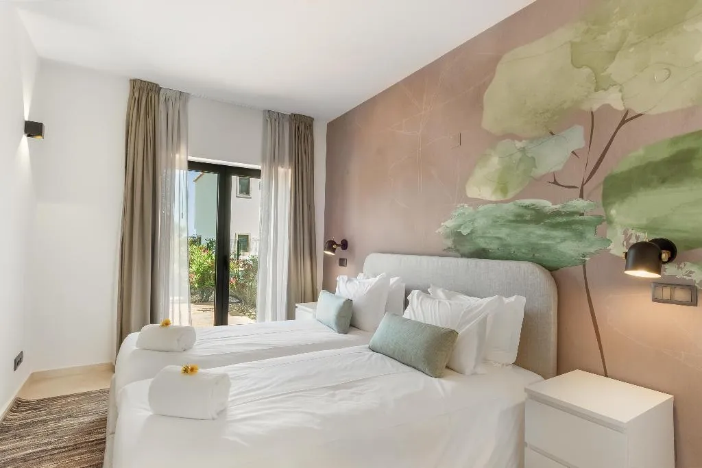 TOWNHOME THREE BEDROOMS Room, Carvoeiro Gardens, Algarve