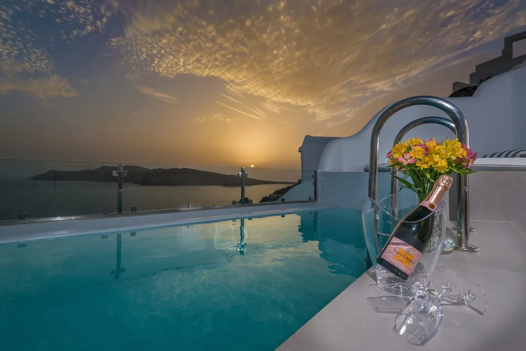 General view, Elite Luxury Suites, Santorini