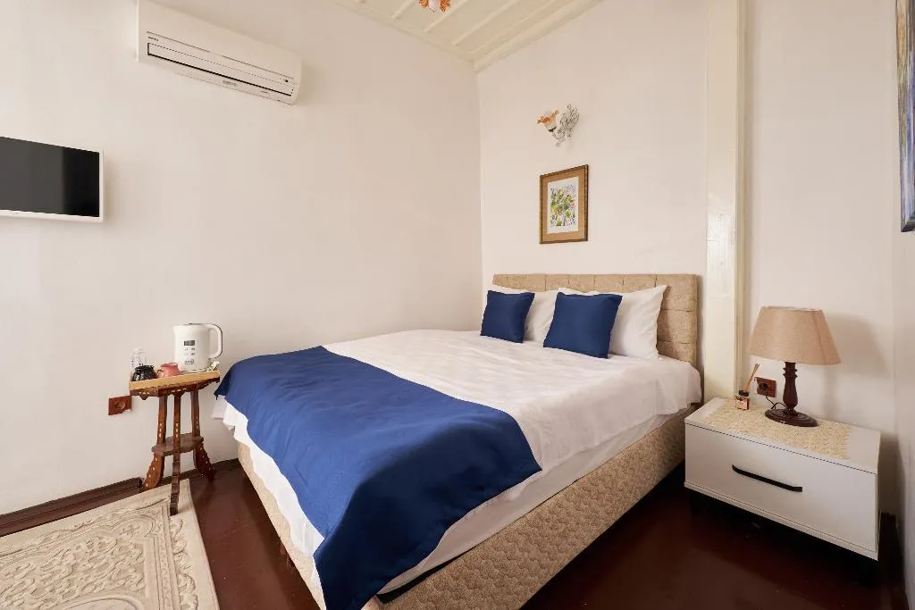 Room TWO BEDROOMS ONE BATHROOM Room, Papazin Konagi, Izmir