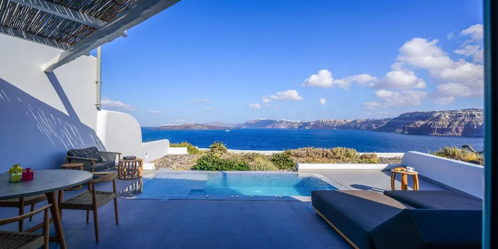 SUITE DELUXE WITH PRIVATE POOL Room, Neptune Luxury Spa Suites, Santorini