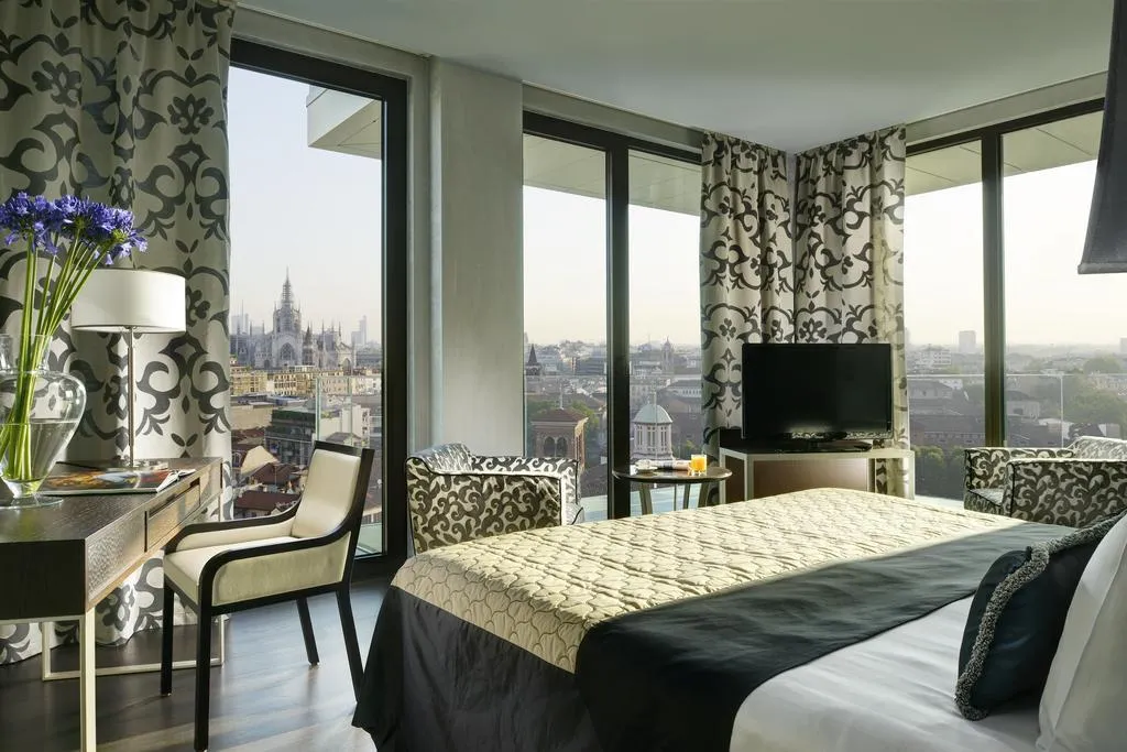 SUITE CAPACITY 4 Room, Uptown Palace, Milan