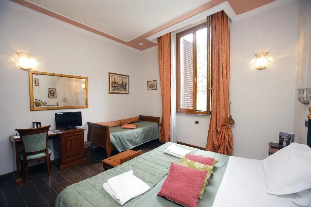 JUNIOR SUITE CLASSIC Room, Domus Florentiae Hotel, Florence
