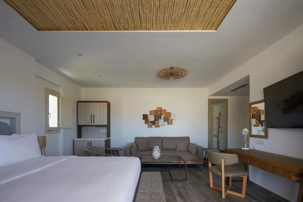 JUNIOR SUITE STANDARD Room, Sea Breeze Santorini Beach Resort, Curio Collectio, Santorini