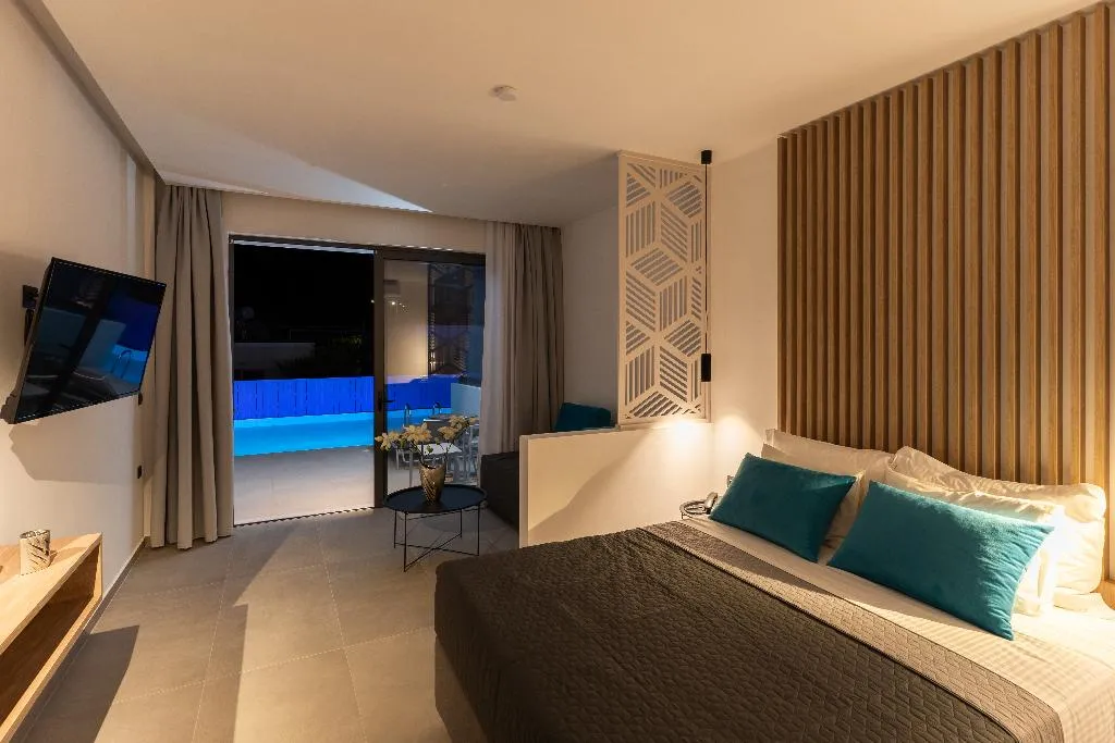 SUITE SUPERIOR WITH PRIVATE POOL Room, Zoes, Rhodes