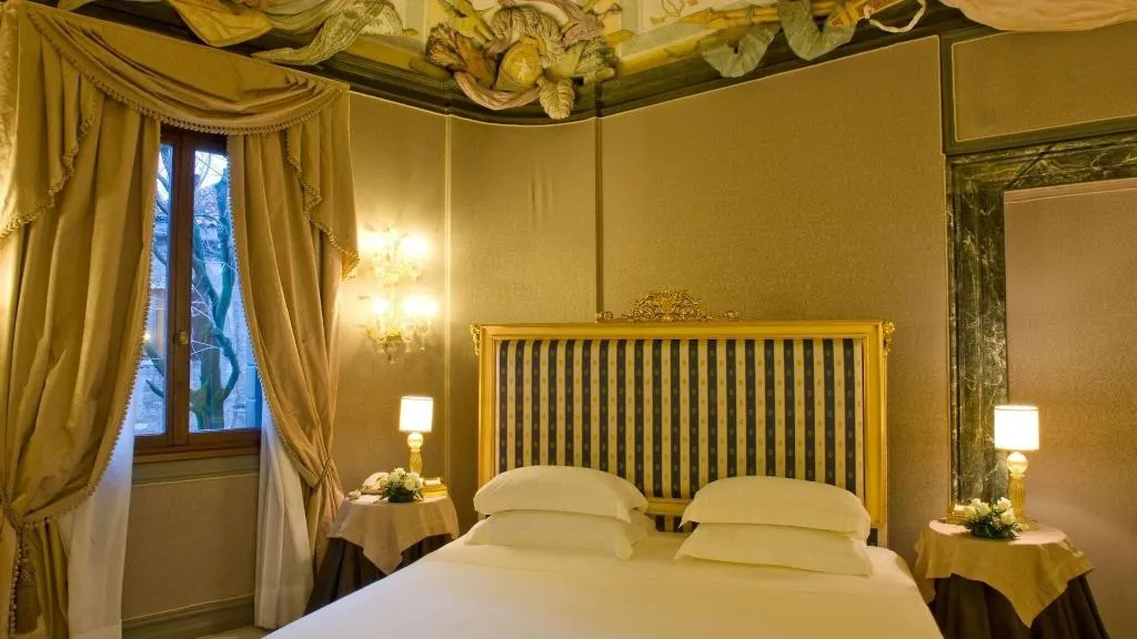 Room, Ca' Sagredo Hotel, Venice
