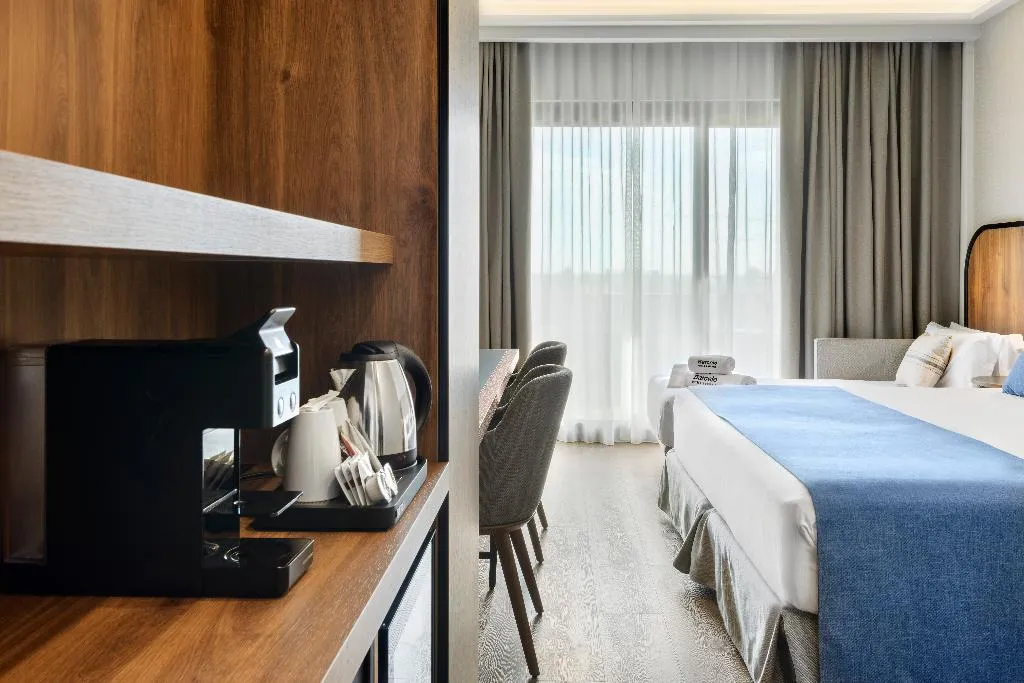 Double or Twin DELUXE Room, Barceló Roma, Rome