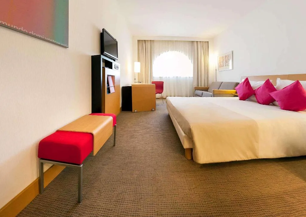 SINGLE SUPERIOR Room, Novotel Tunis, Tunisia