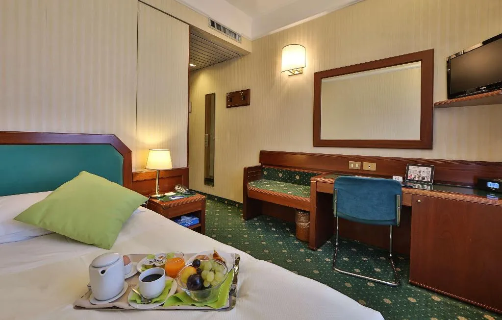DOUBLE QUEEN SIZE BED Room, Astoria Sure Hotel Collection by Best Western, Milan