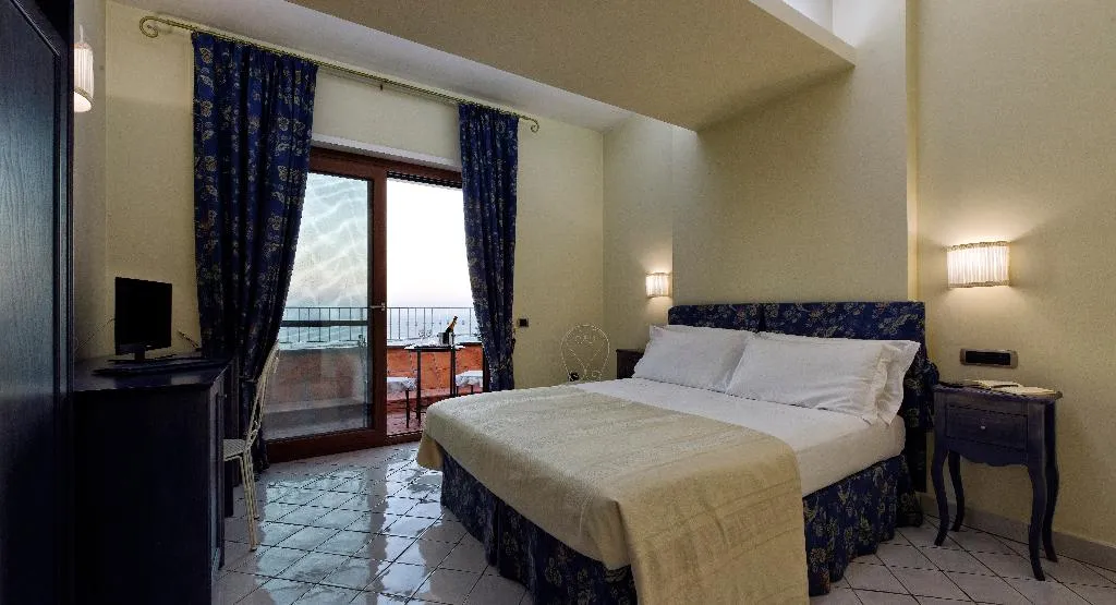 DOUBLE SUPERIOR SIDE SEA VIEW Room, Hotel Villa Poseidon, Naples