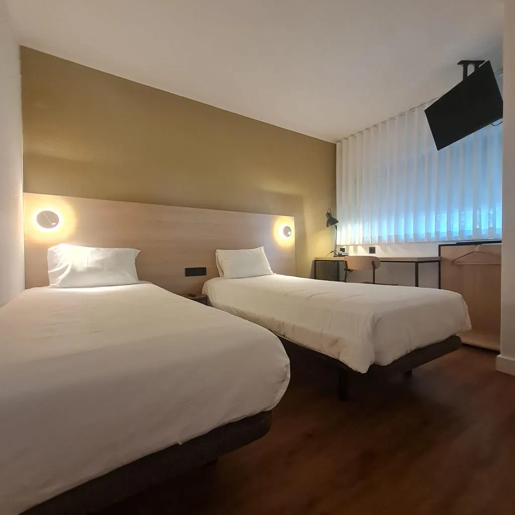 TWIN SUPERIOR Room, Campanile Setubal, Lisbon