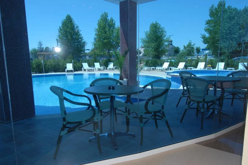 Pool, Esperanto, Bourgas