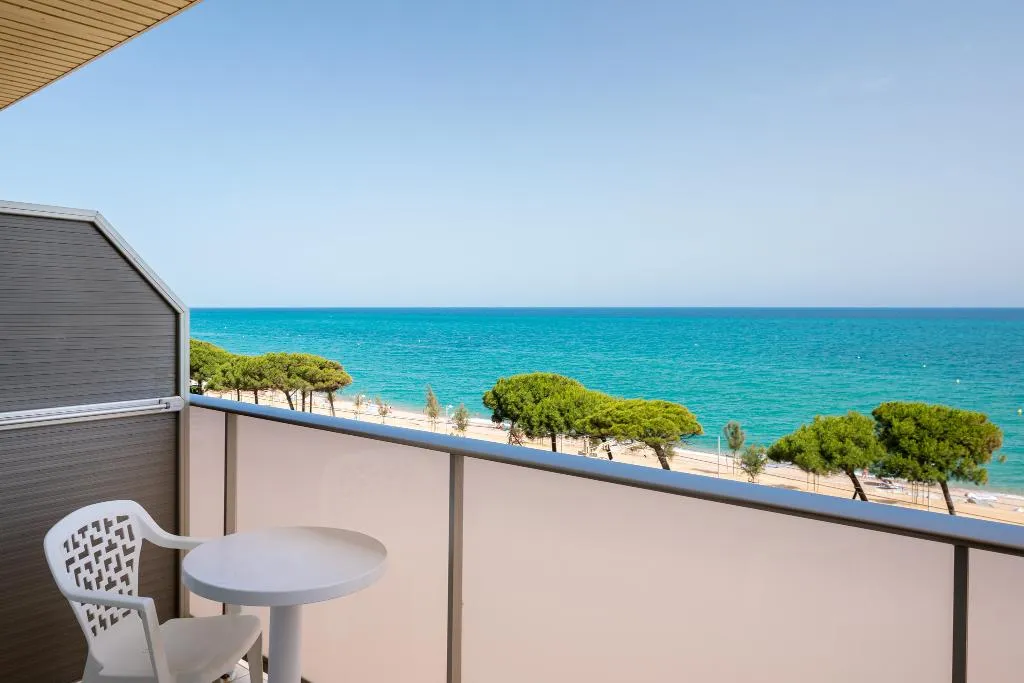 Double or Twin SEA VIEW Room, htop Pineda Palace - Adults Only, Costa Brava